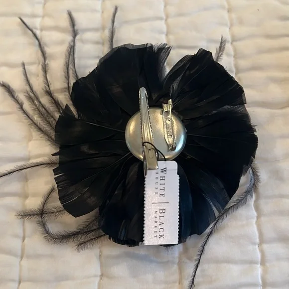 Brooch - Picture 3 of 5